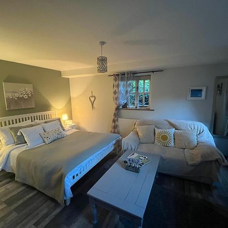 Pear Tree Cottage Courtyard Shrewsbury Extérieur photo