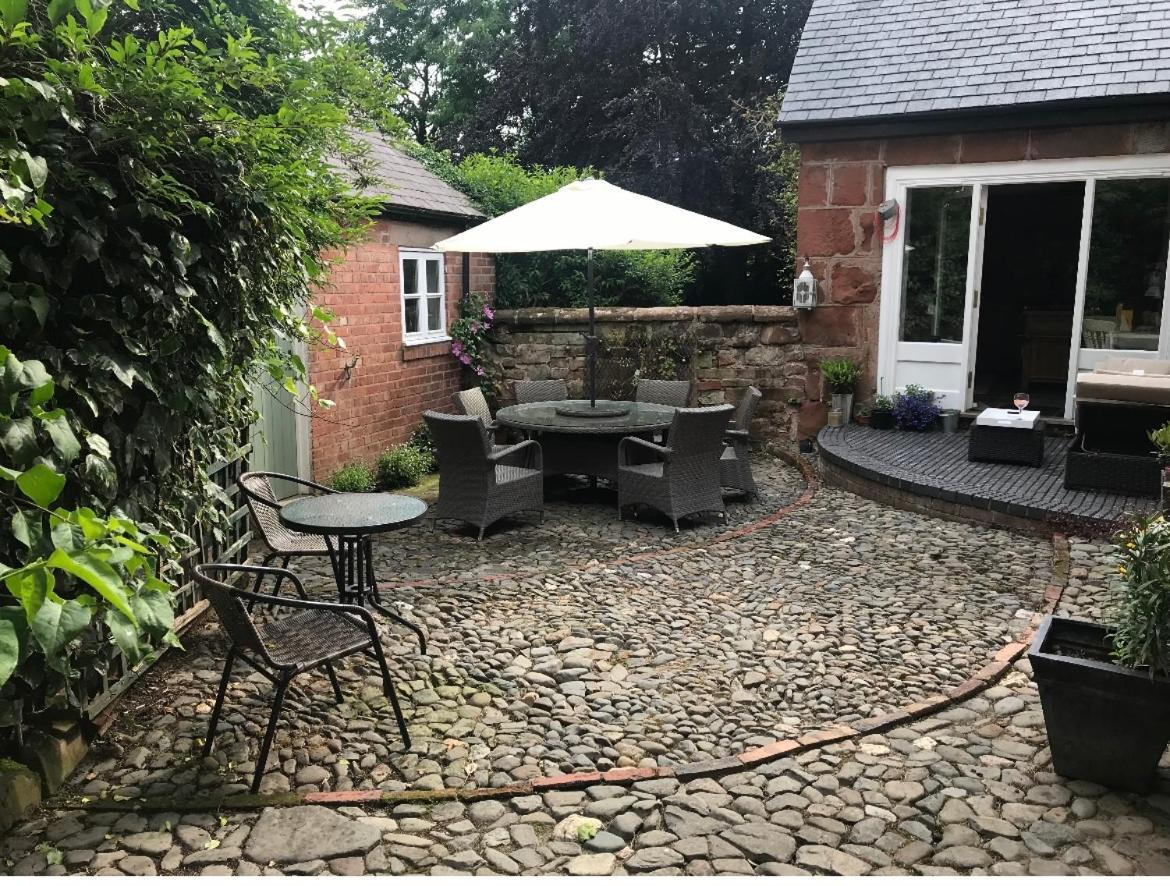 Pear Tree Cottage Courtyard Shrewsbury Extérieur photo