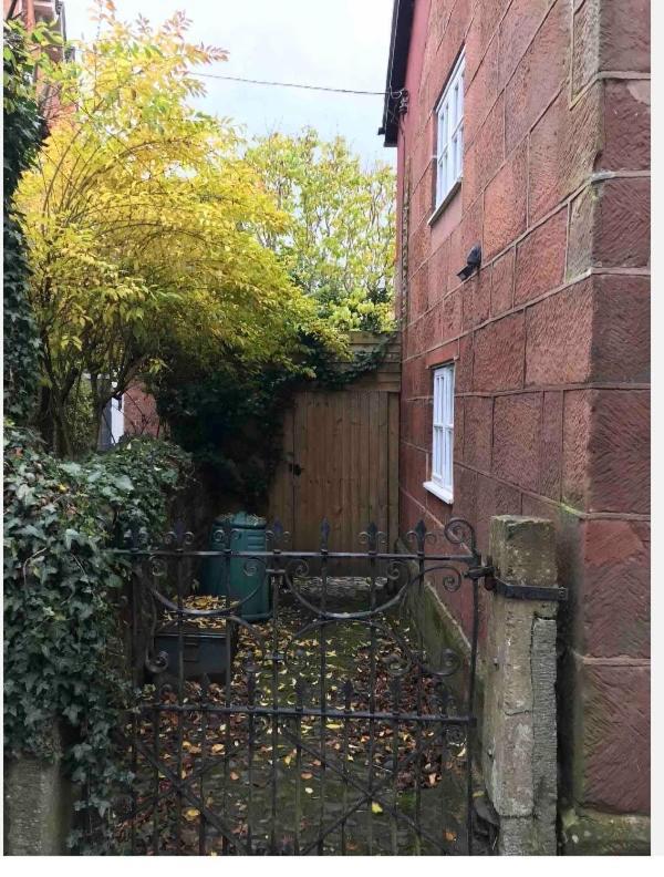 Pear Tree Cottage Courtyard Shrewsbury Extérieur photo