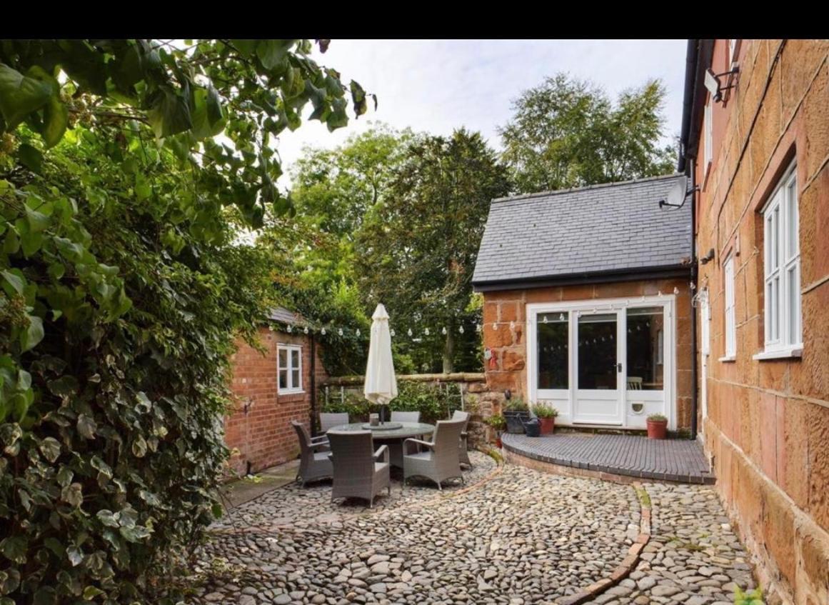 Pear Tree Cottage Courtyard Shrewsbury Extérieur photo