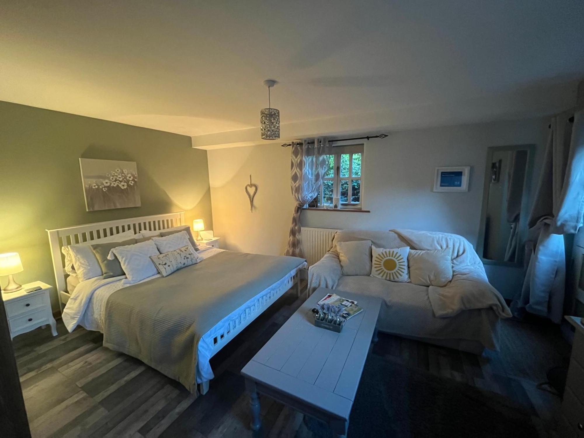 Pear Tree Cottage Courtyard Shrewsbury Extérieur photo