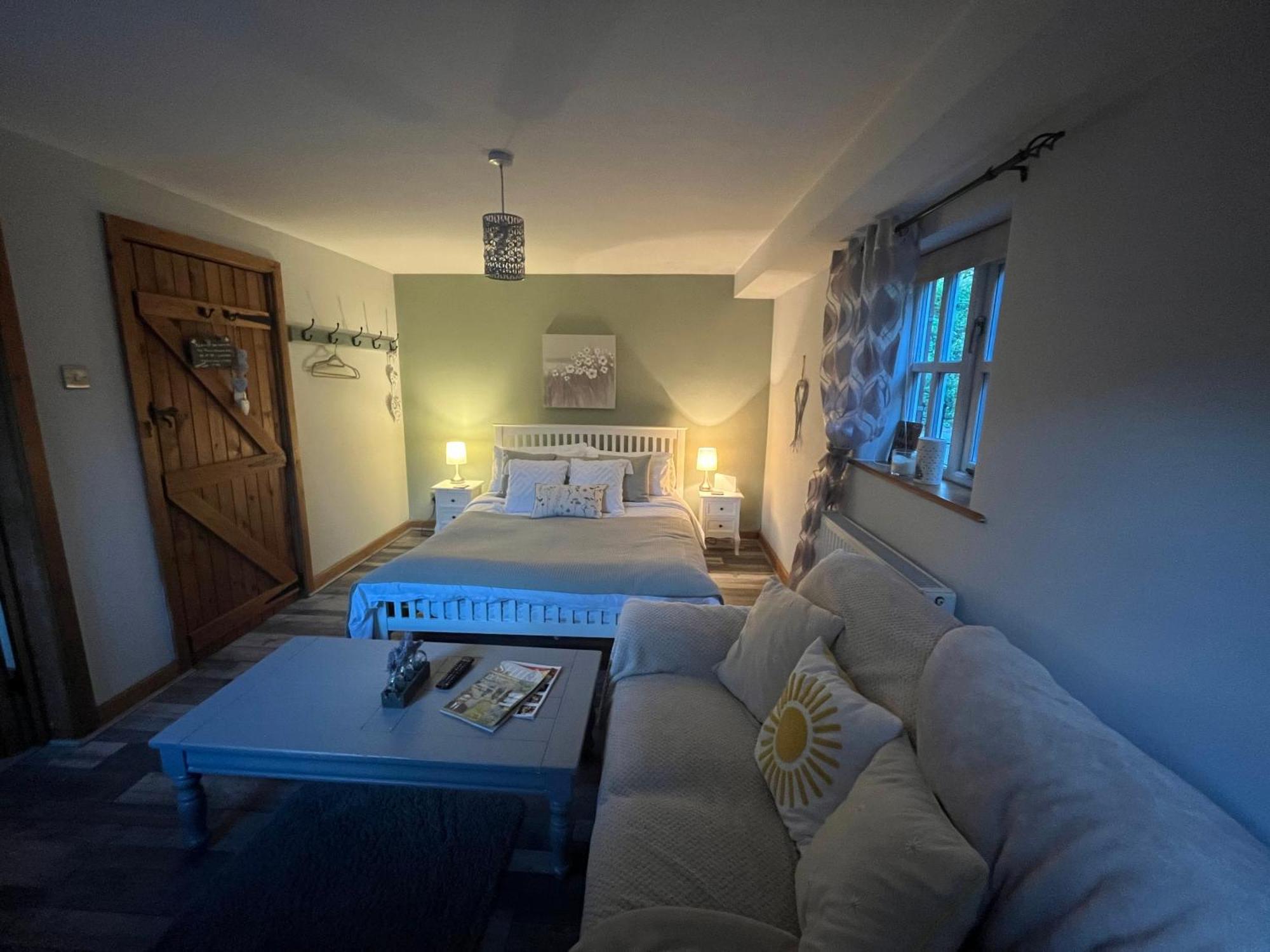 Pear Tree Cottage Courtyard Shrewsbury Extérieur photo